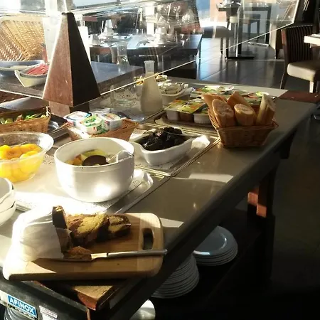 信风公寓式酒店 3*